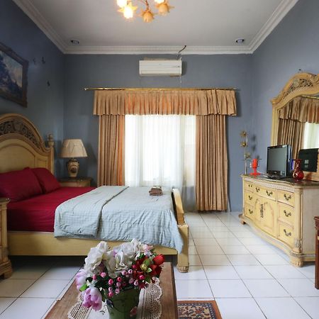 Villa Sri Manganti Джакарта Экстерьер фото