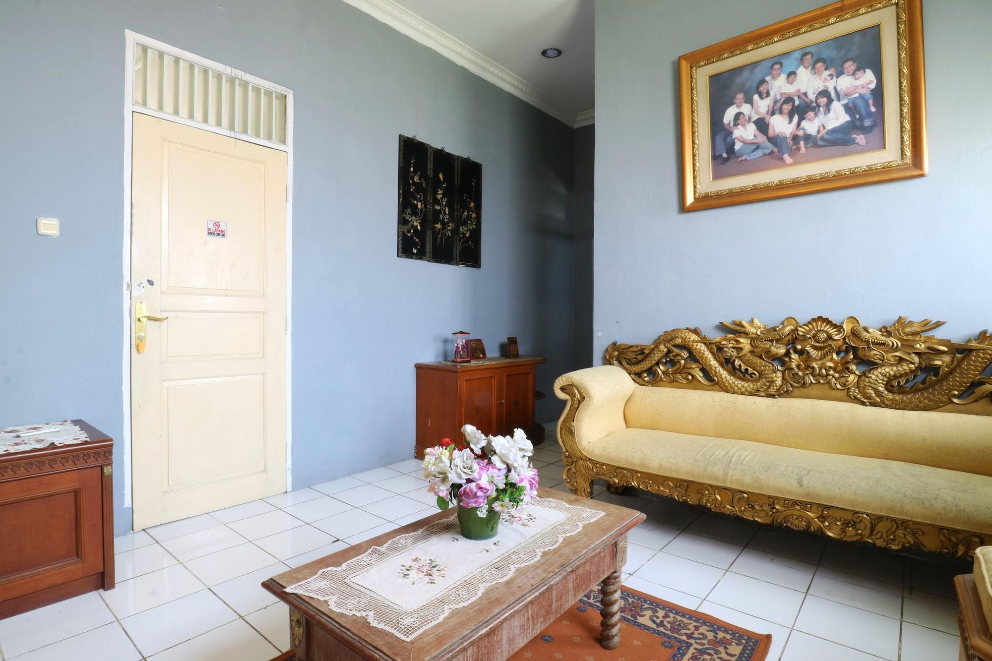 Villa Sri Manganti Джакарта Экстерьер фото