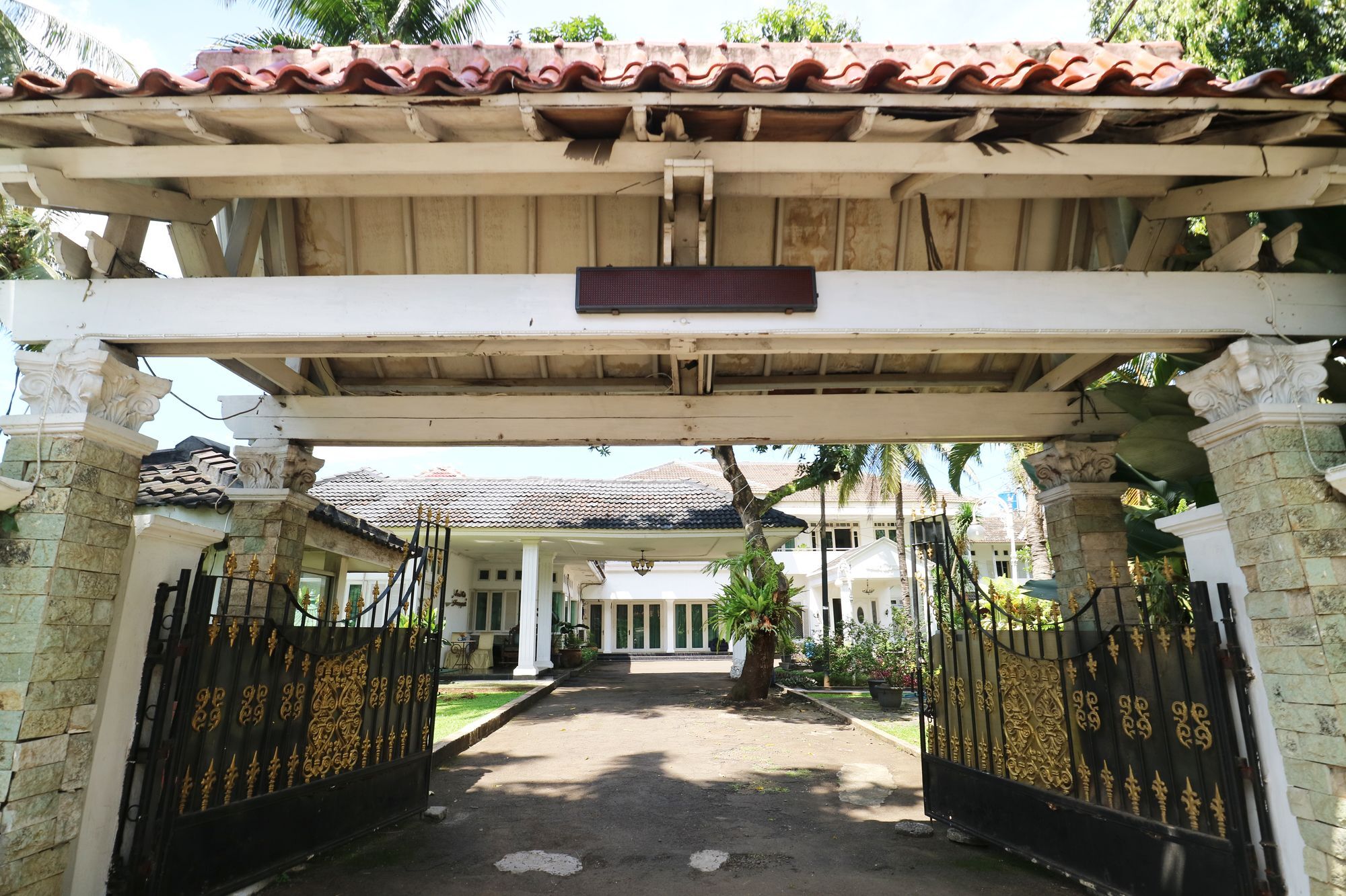 Villa Sri Manganti Джакарта Экстерьер фото