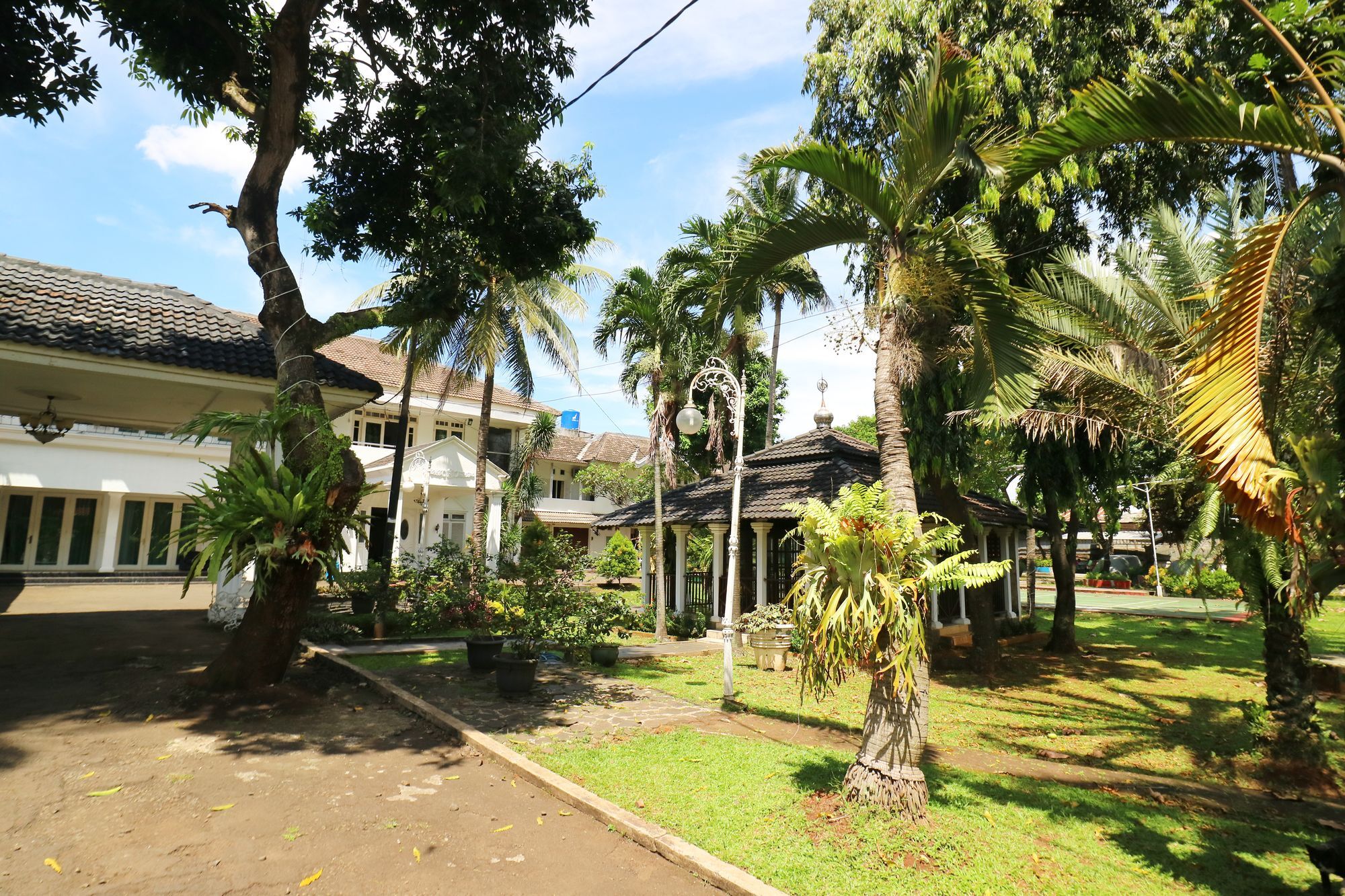 Villa Sri Manganti Джакарта Экстерьер фото